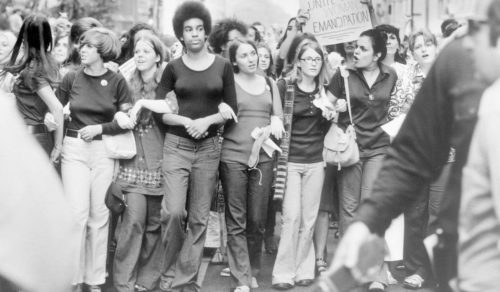 متظاهرات حقوق النساء 08 مارس