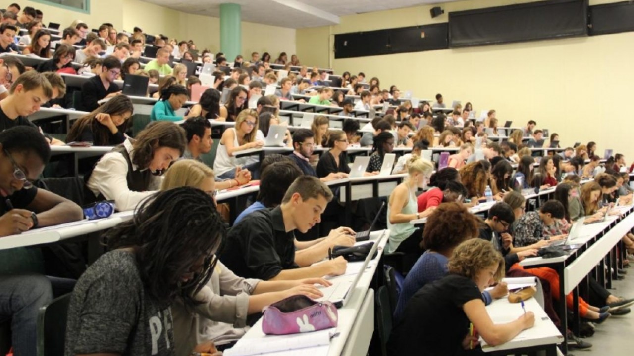 الطلبة المغاربة بفرنسا