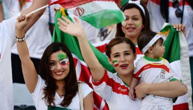 الإيرانيات في ملاعب كرة القدم