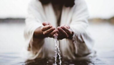 الميلاد المائي الماء EAU