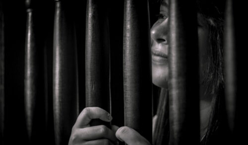 العنف ضد النساء في السجن